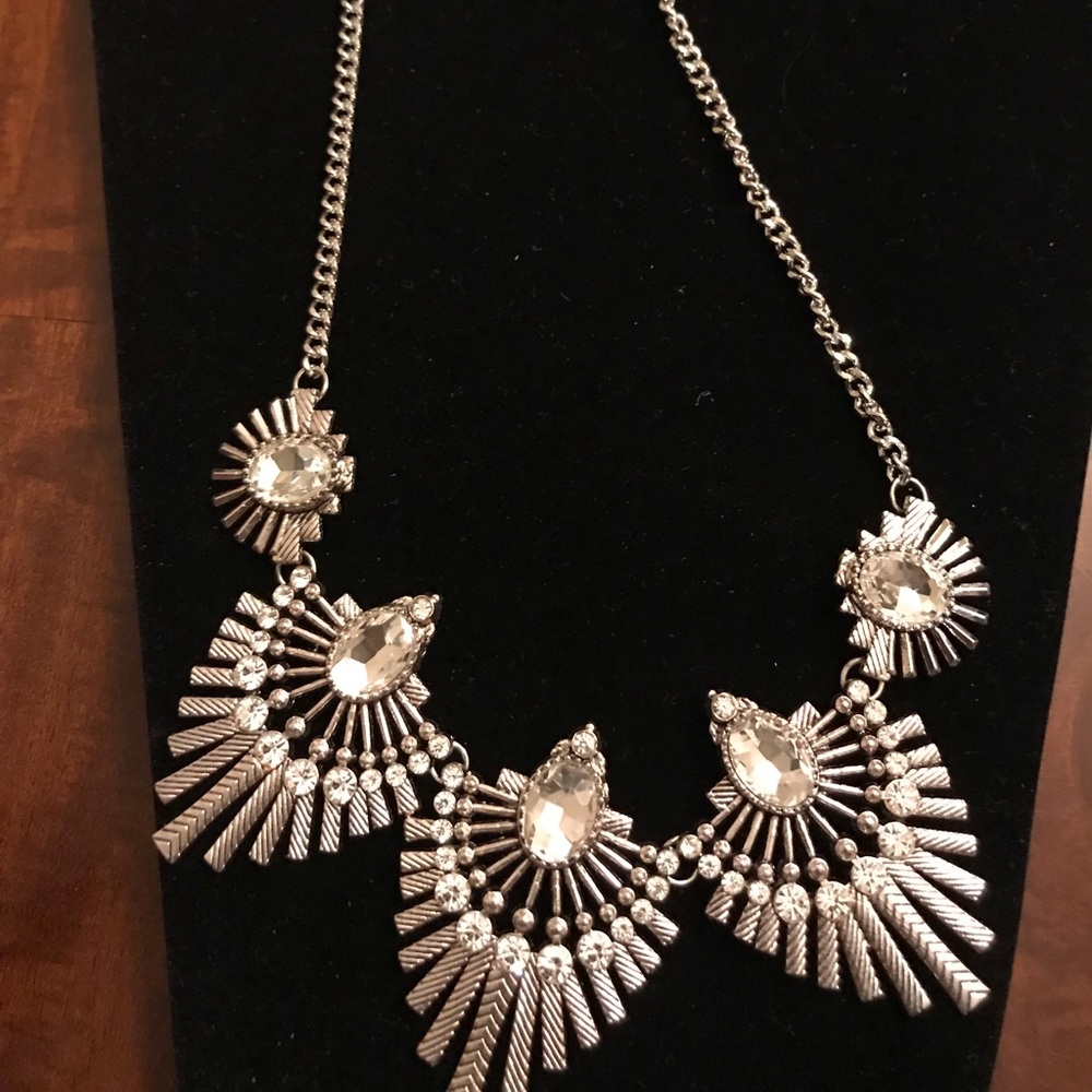Necklace/Earrings (Set)